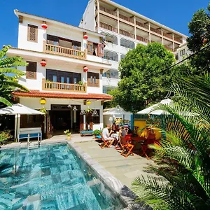 *** מלון B'lan Riverside וייטנאם